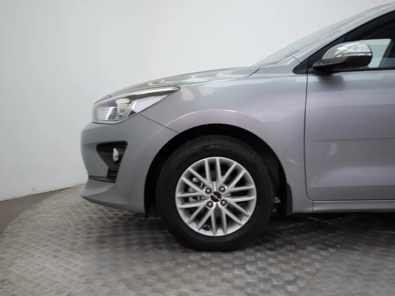 Kia RIO 4 2023 - Imagen 17 de 19