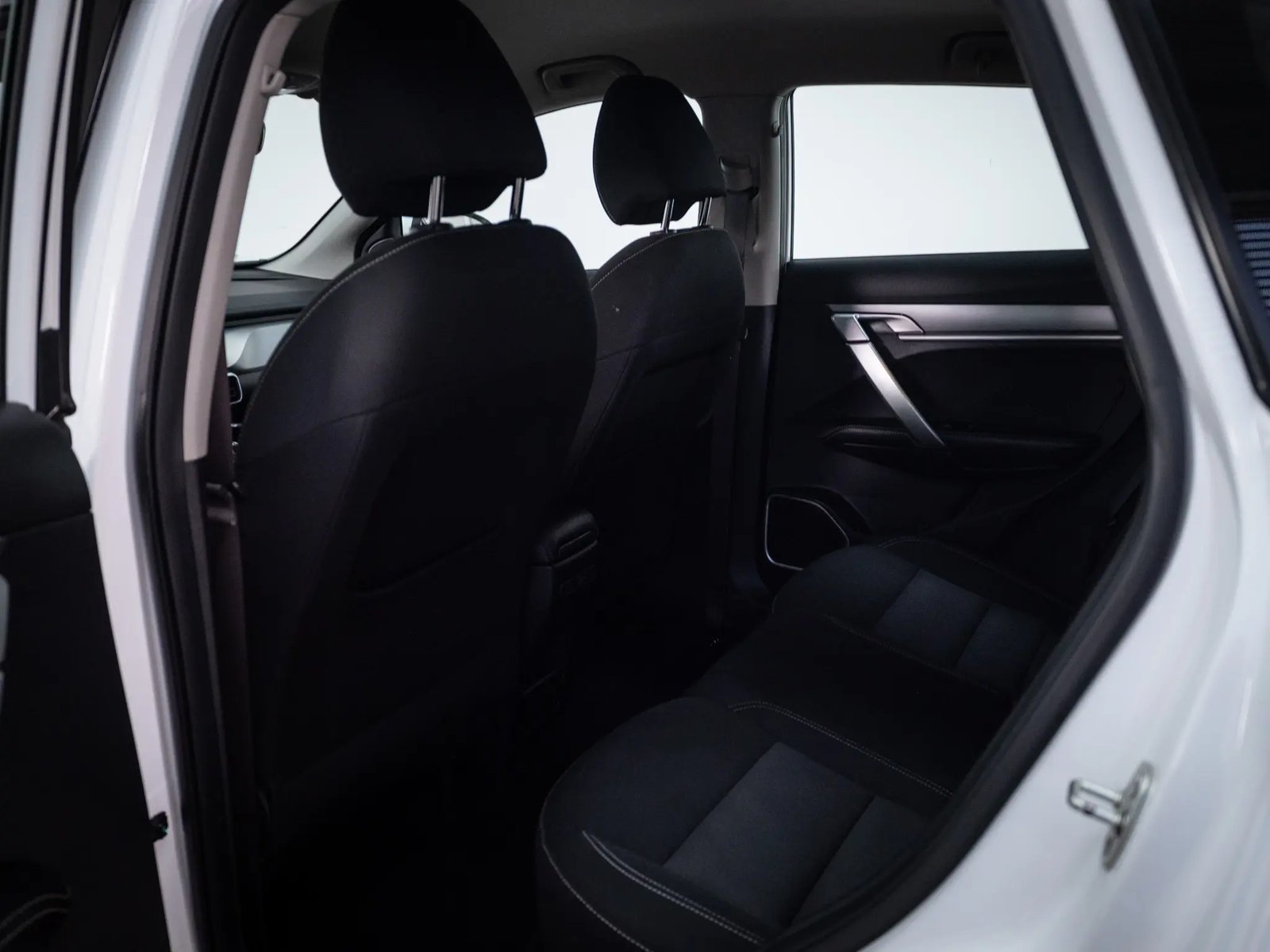 GEELY COOLRAY 2022 - Imagen 15 de 20