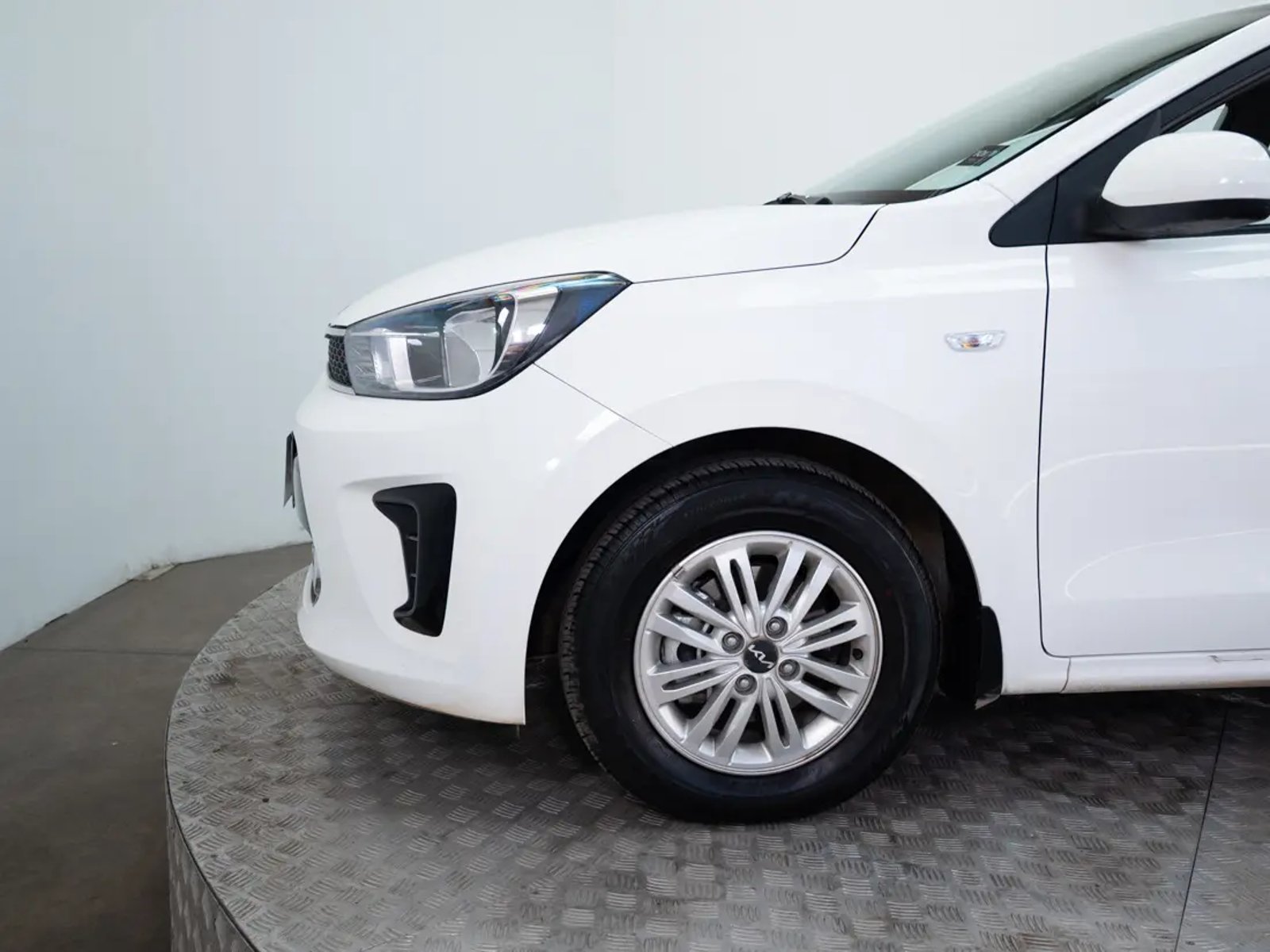 Kia SOLUTO 2026 - Imagen 17 de 20