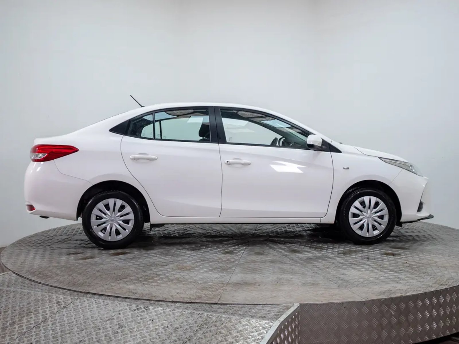 Toyota YARIS 2022 - Imagen 8 de 20