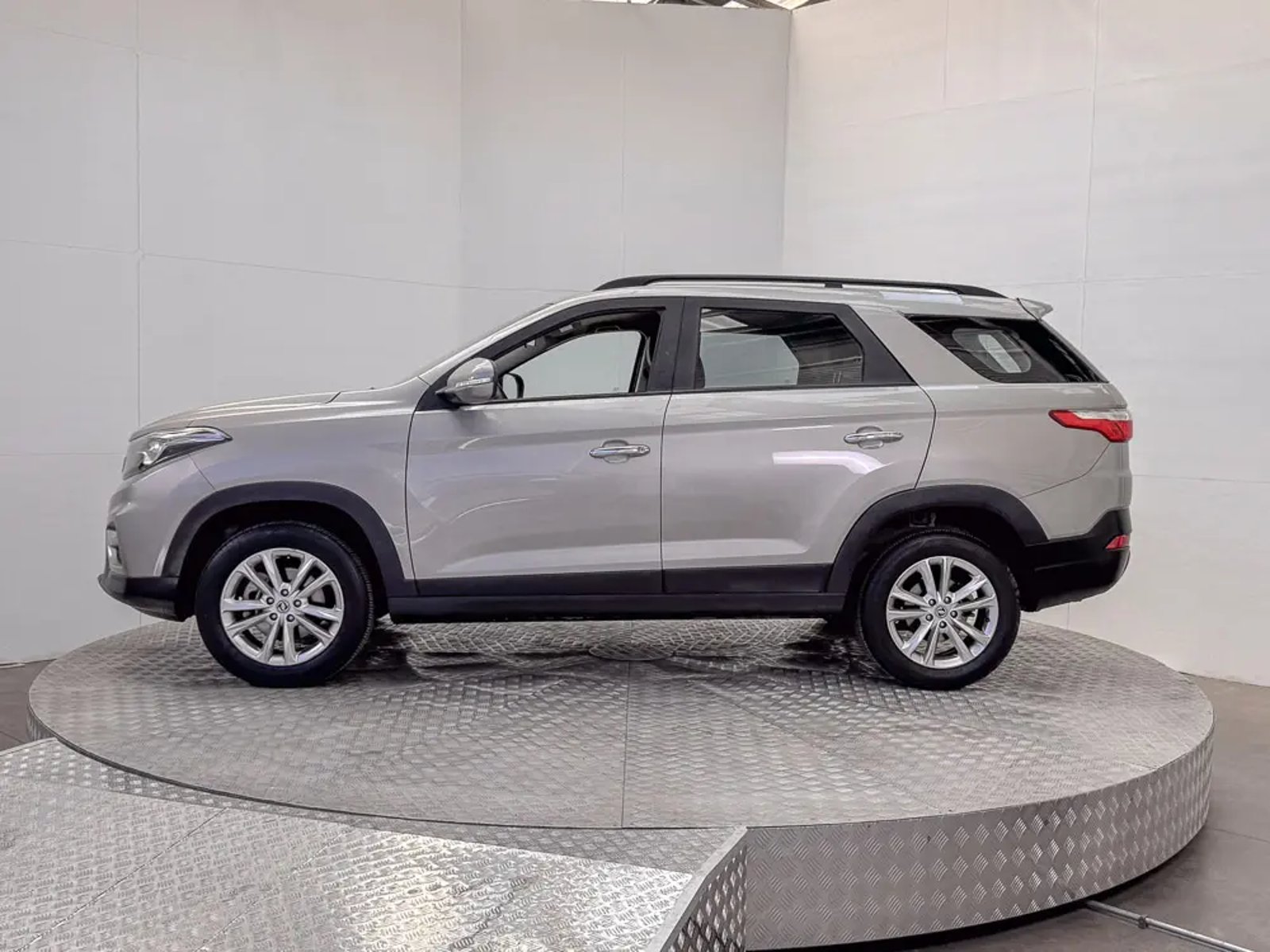 DFSK SUV 560 2023 - Foto 5 de 15