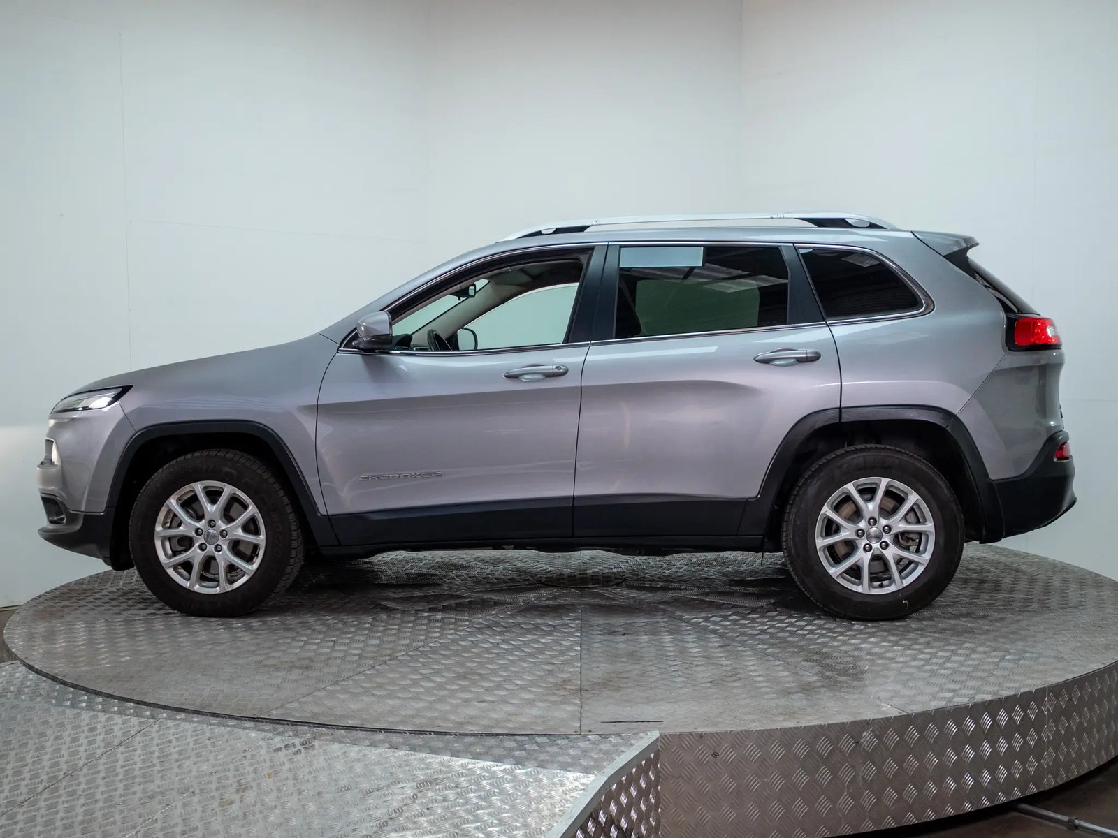 JEEP CHEROKEE 2018 - Imagen 5 de 18
