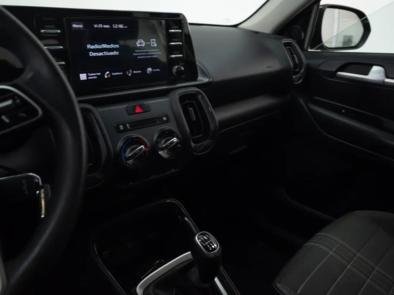 Kia SONET 2025 - Imagen 12 de 19