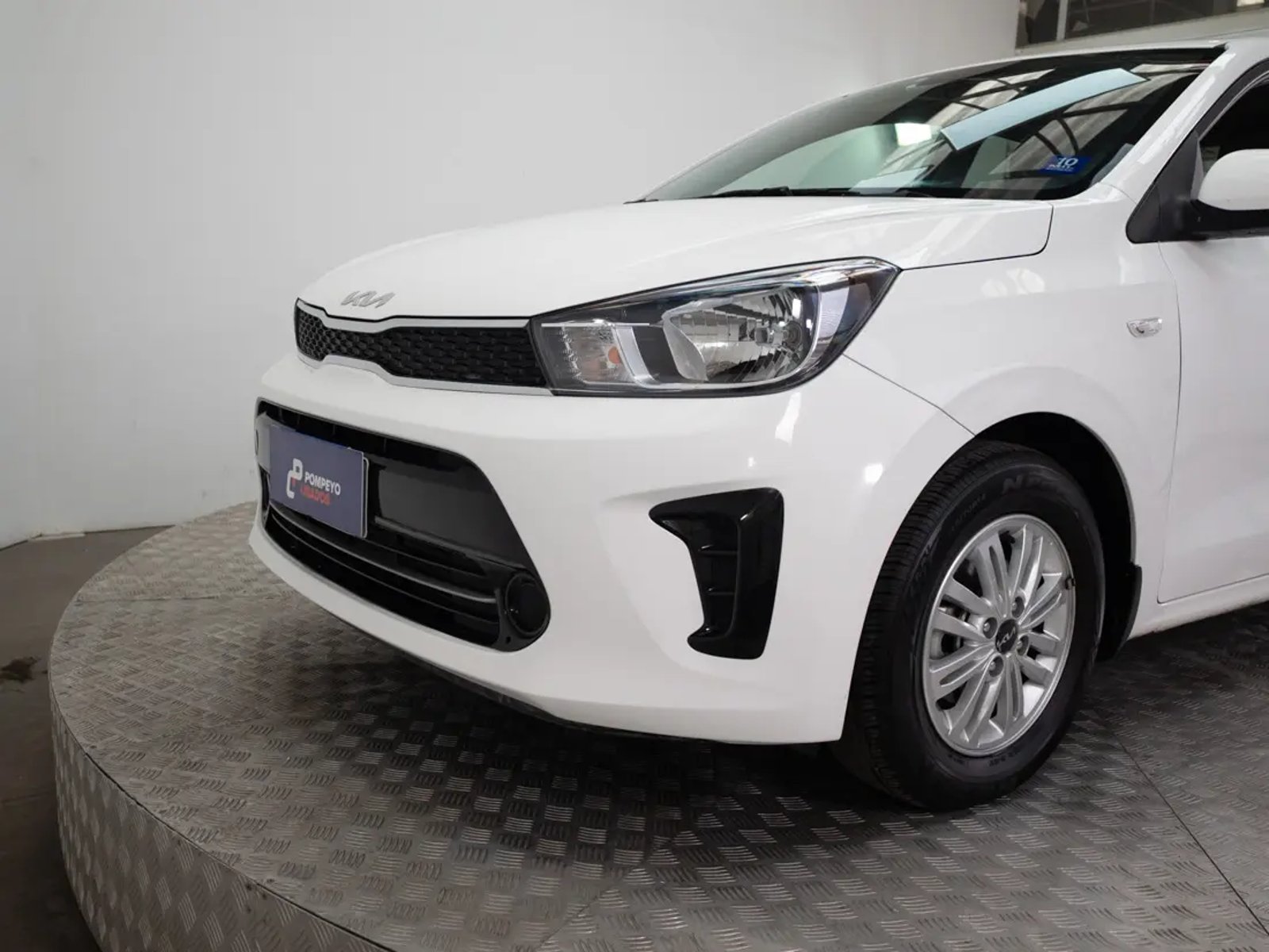 Kia SOLUTO 2024 - Imagen 18 de 20