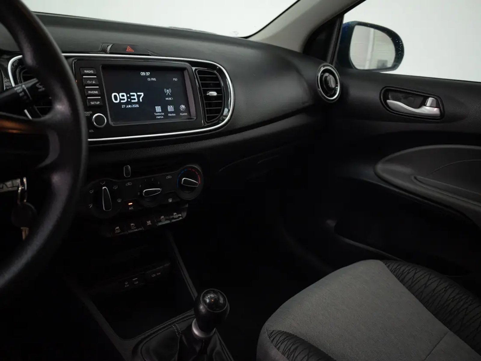 Kia SOLUTO 2025 - Imagen 12 de 20