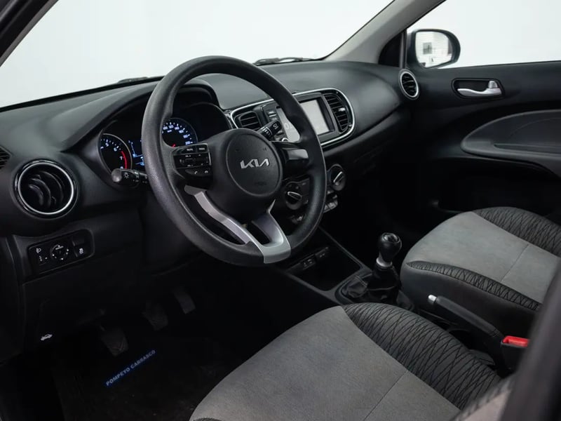 Kia SOLUTO 2024 - Imagen 12 de 20