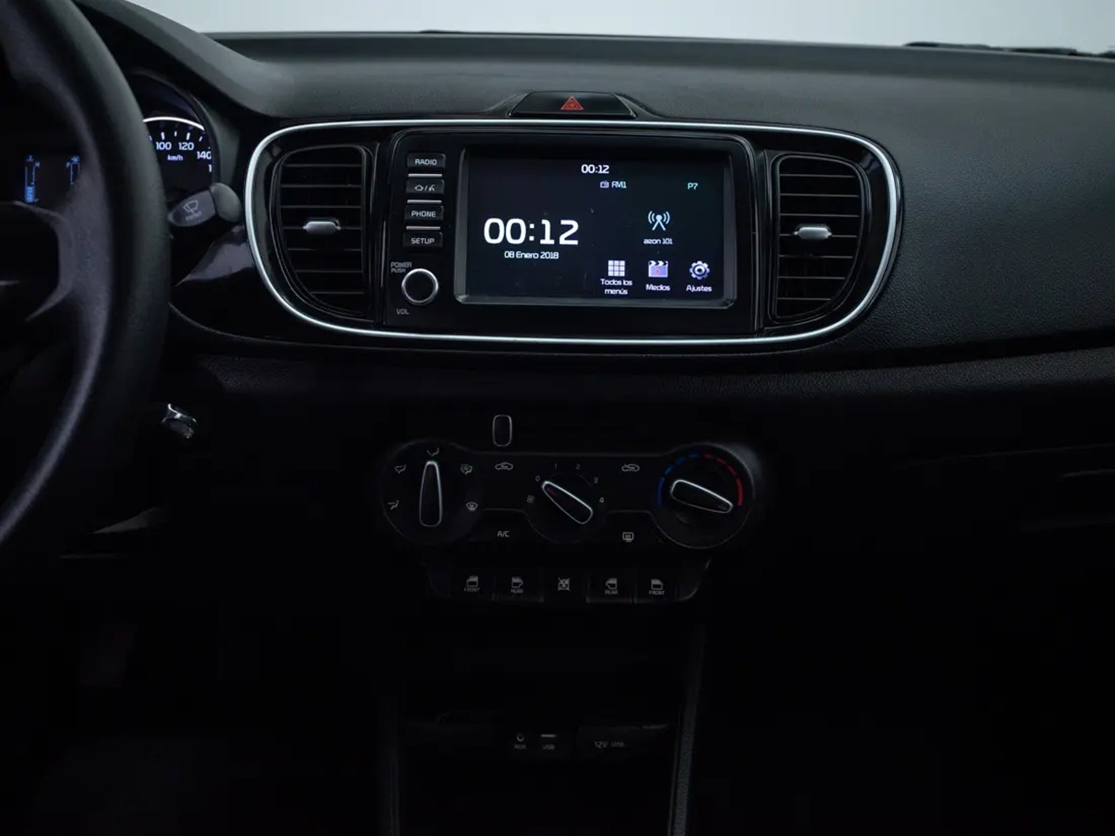 Kia SOLUTO 2024 - Imagen 16 de 20