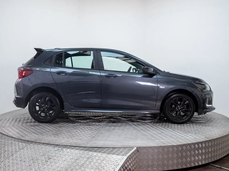 Chevrolet ONIX 2024 - Imagen 8 de 20