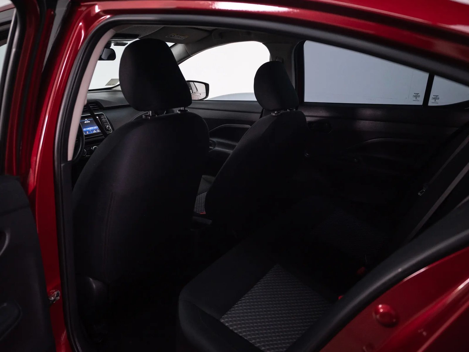 NISSAN VERSA 2025 - Imagen 14 de 19