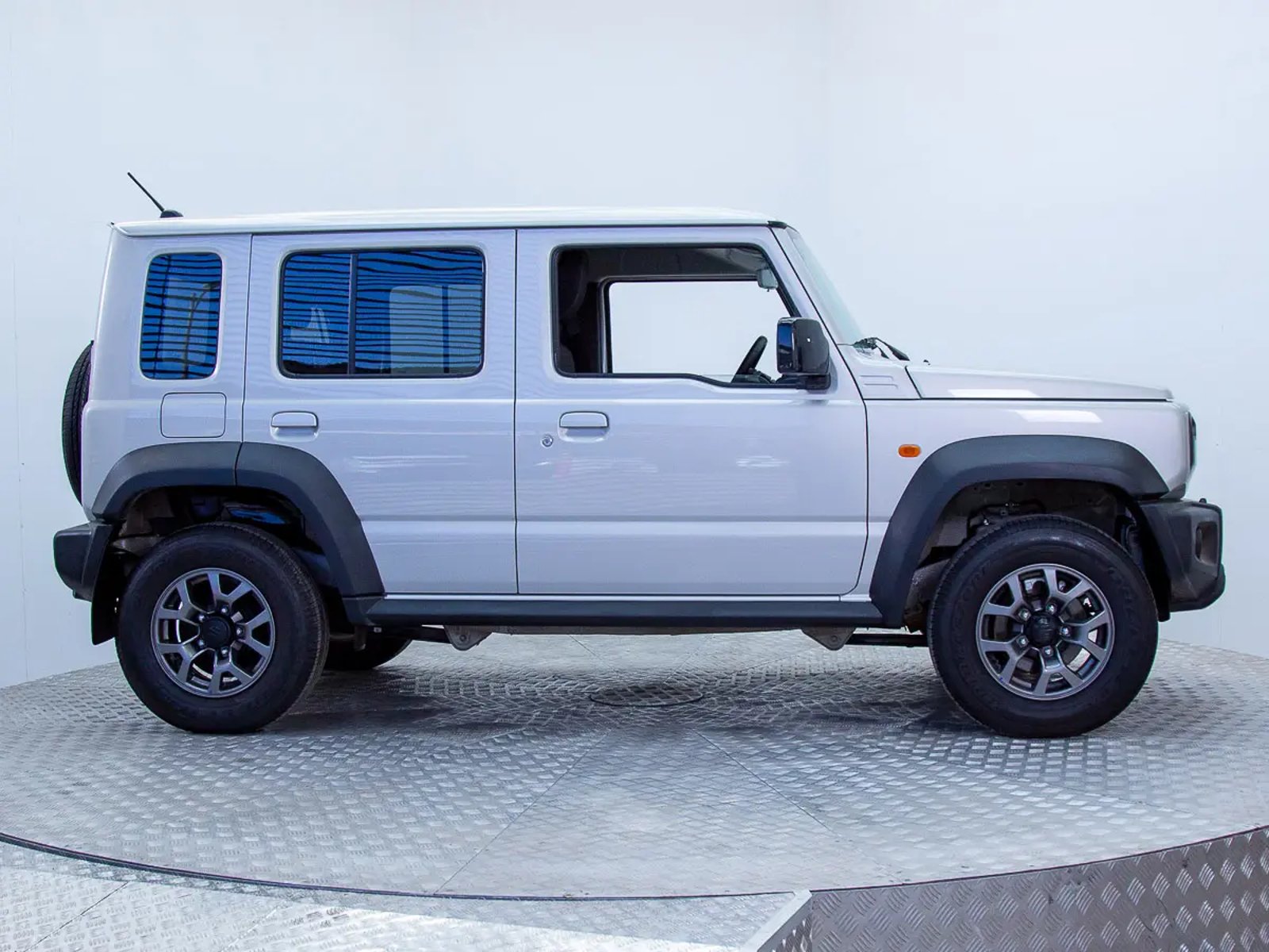 SUZUKI JIMNY 2025 - Imagen 8 de 19