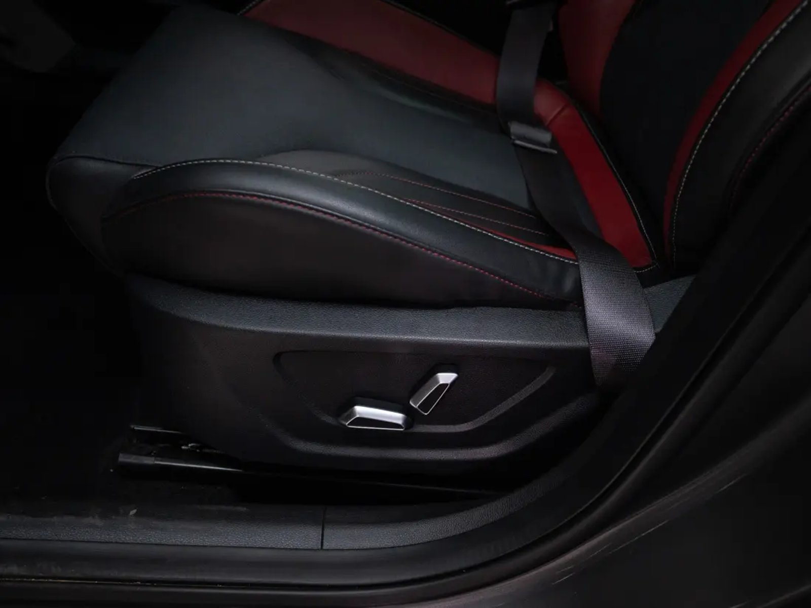 Geely COOLRAY 2023 - Imagen 18 de 20