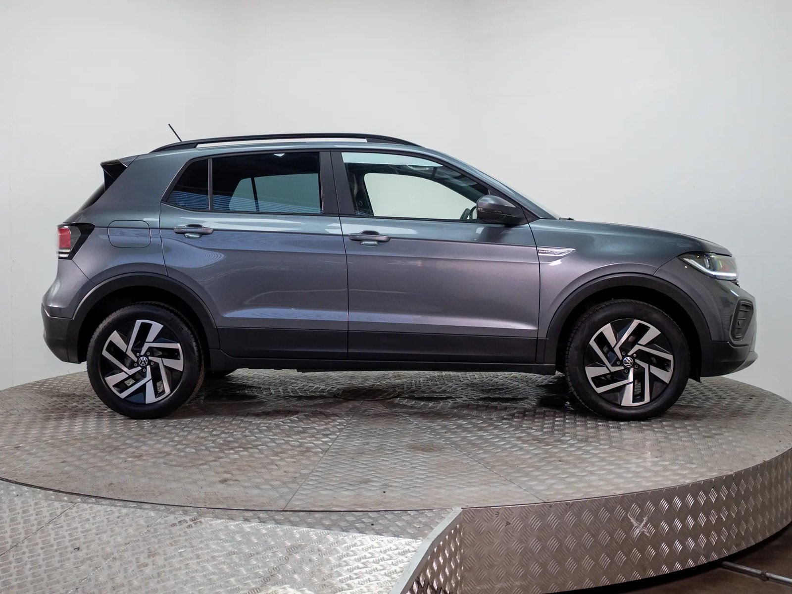 VOLKSWAGEN T-CROSS 2025 - Imagen 18 de 20