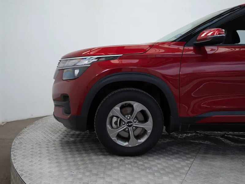 Kia SELTOS 2023 - Imagen 17 de 19