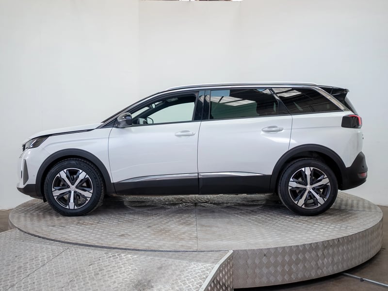 Peugeot NUEVO 5008 2023 - Imagen 4 de 19