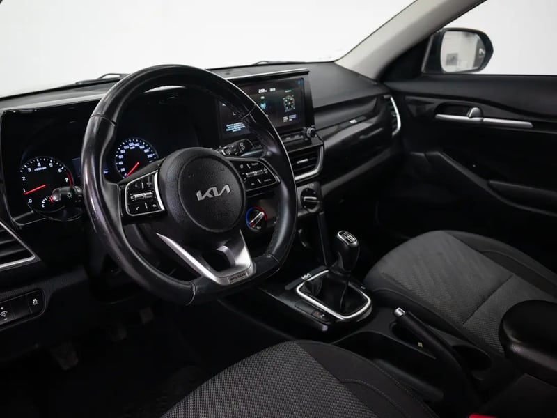 Kia SELTOS 2023 - Imagen 11 de 19