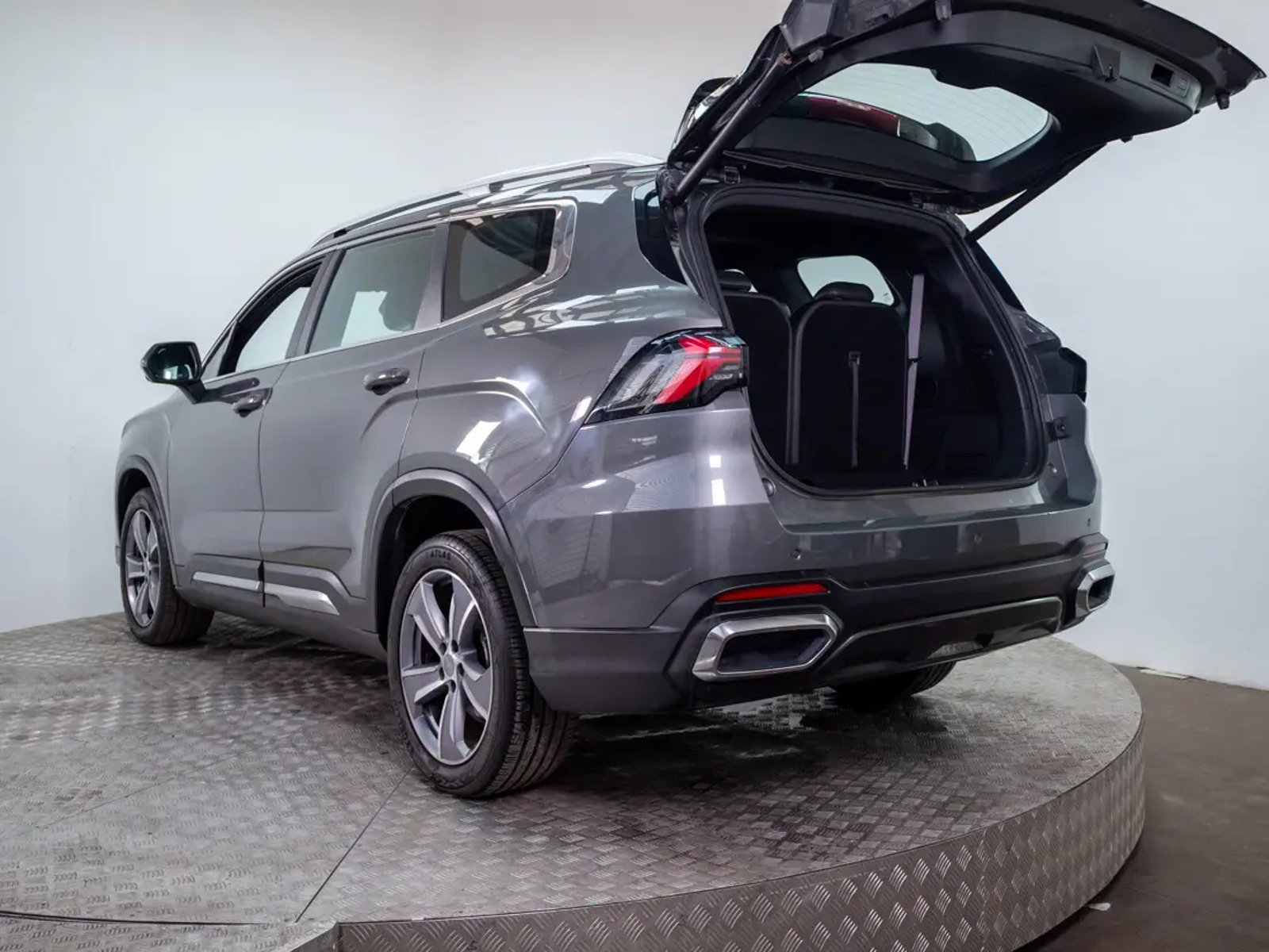 Geely OKAVANGO 2025 - Imagen 10 de 20