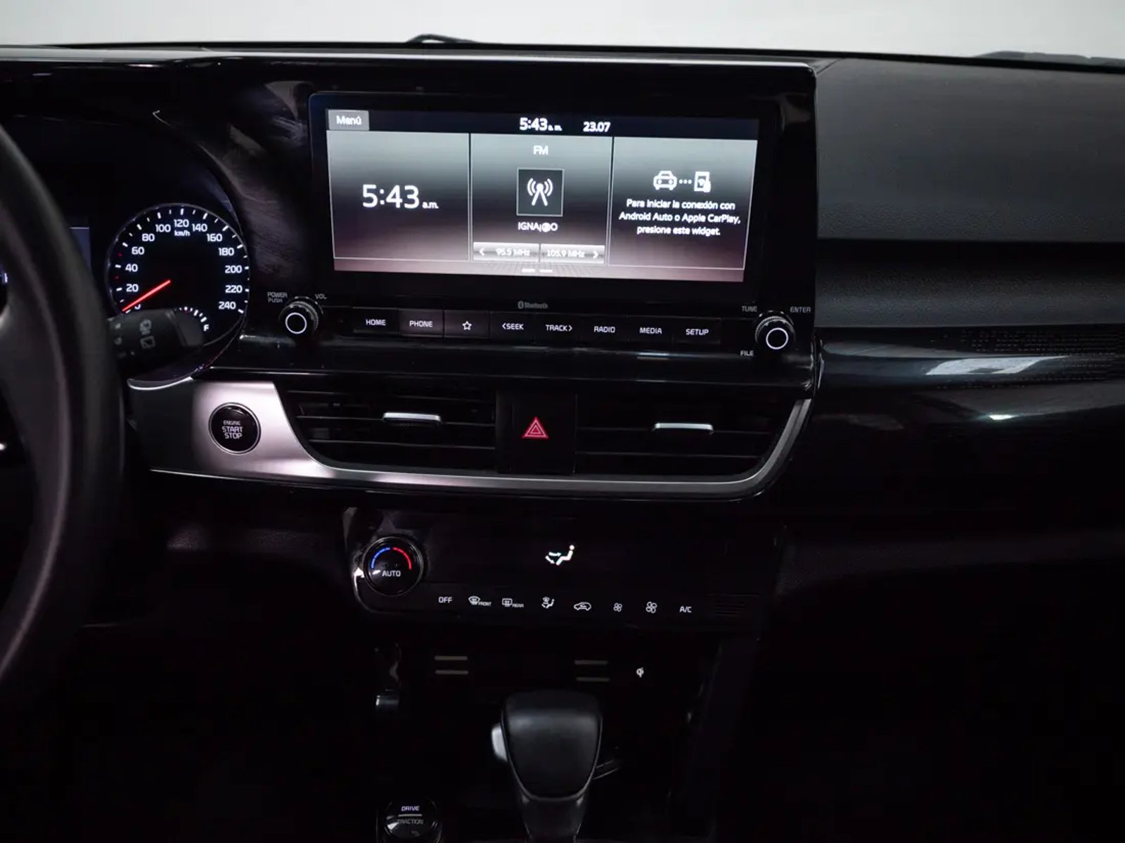 Kia SELTOS 2024 - Imagen 15 de 20
