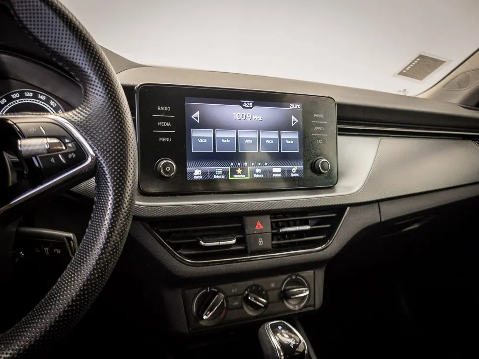 SKODA KAMIQ 2023 - Imagen 13 de 17