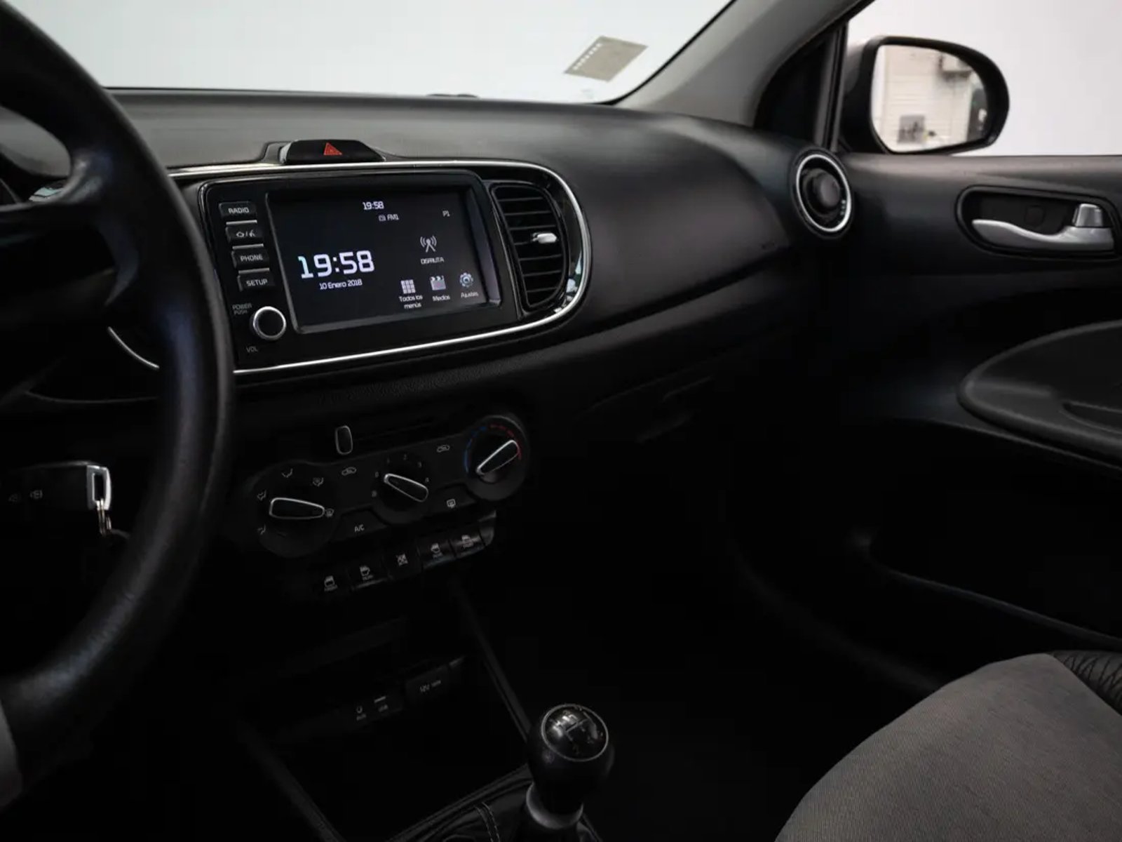 Kia SOLUTO 2023 - Imagen 12 de 20