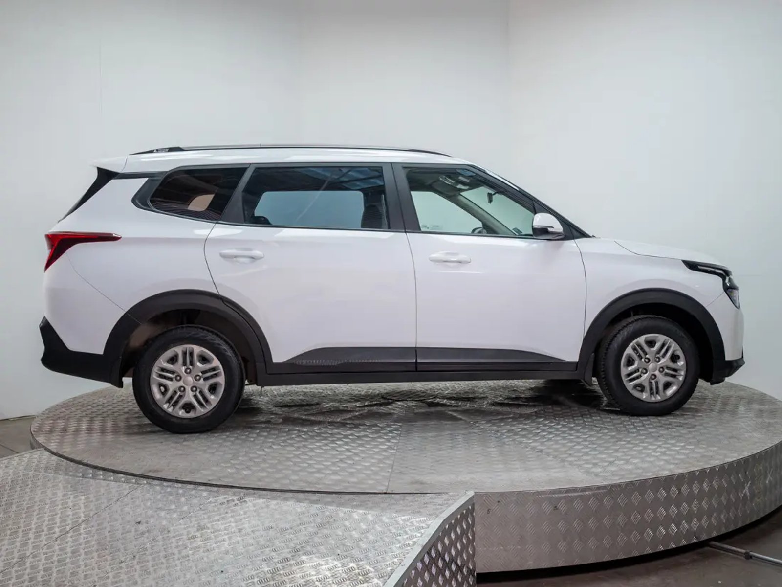Kia CARENS 2023 - Imagen 8 de 20