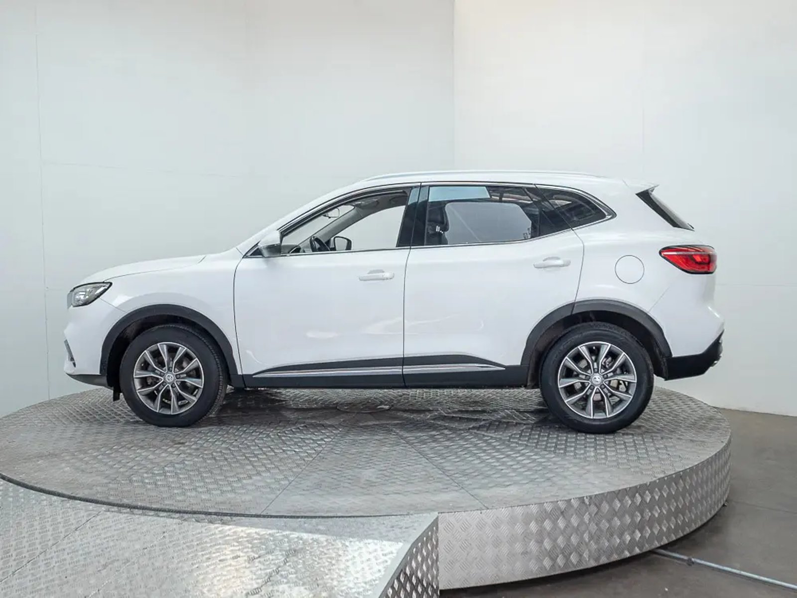 MG HS 2023 - Imagen 4 de 17