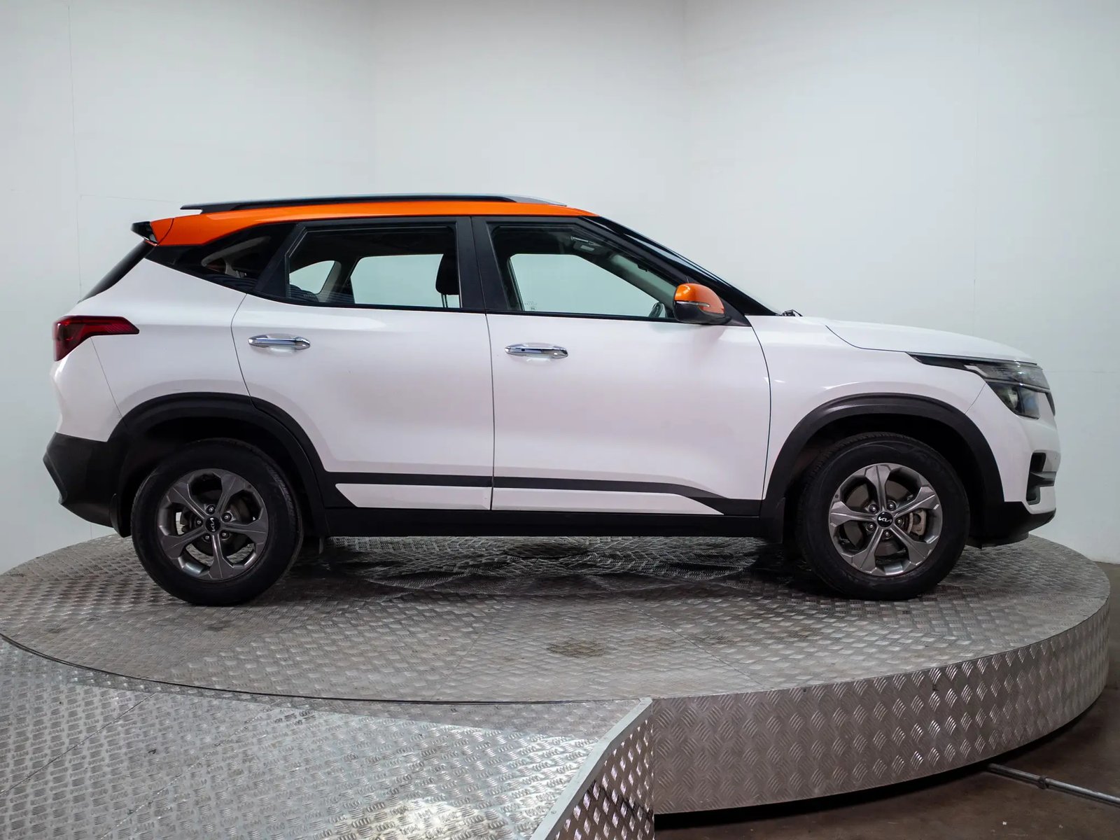 Kia SELTOS 2022 - Imagen 8 de 19
