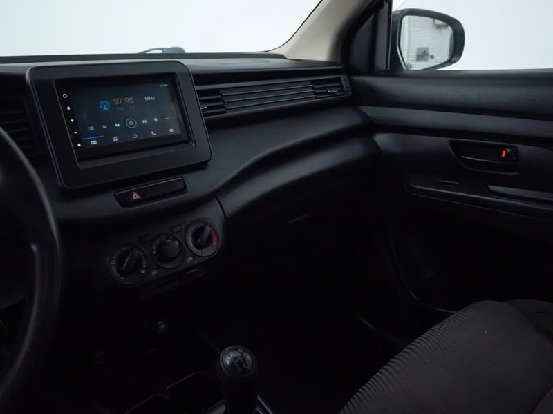 Suzuki ERTIGA 2022 - Imagen 12 de 17