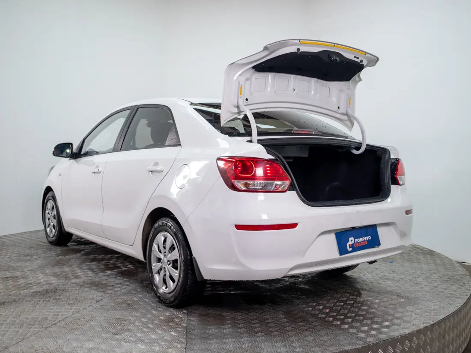 Kia SOLUTO 2022 - Imagen 10 de 20