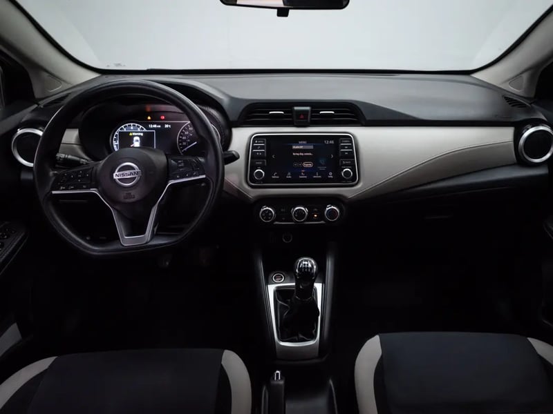 Nissan VERSA 2023 - Imagen 14 de 20