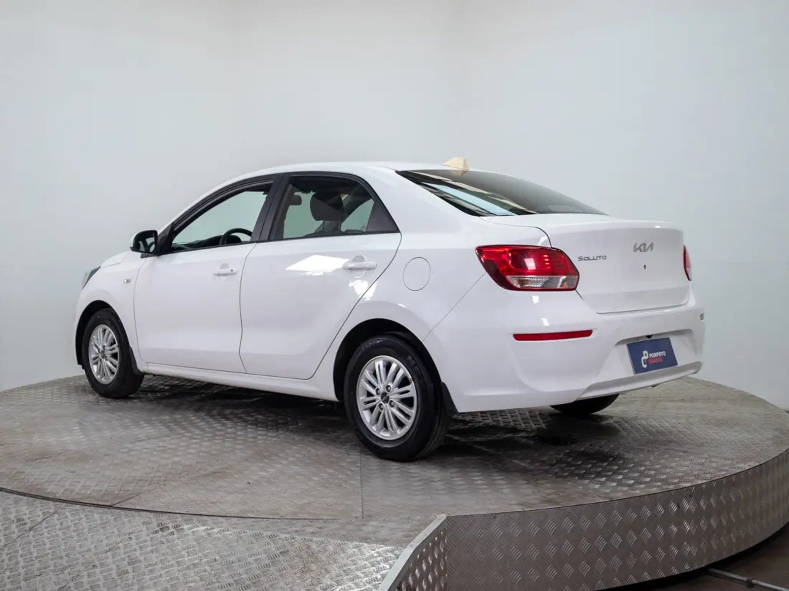 Kia SOLUTO 2024 - Imagen 5 de 20