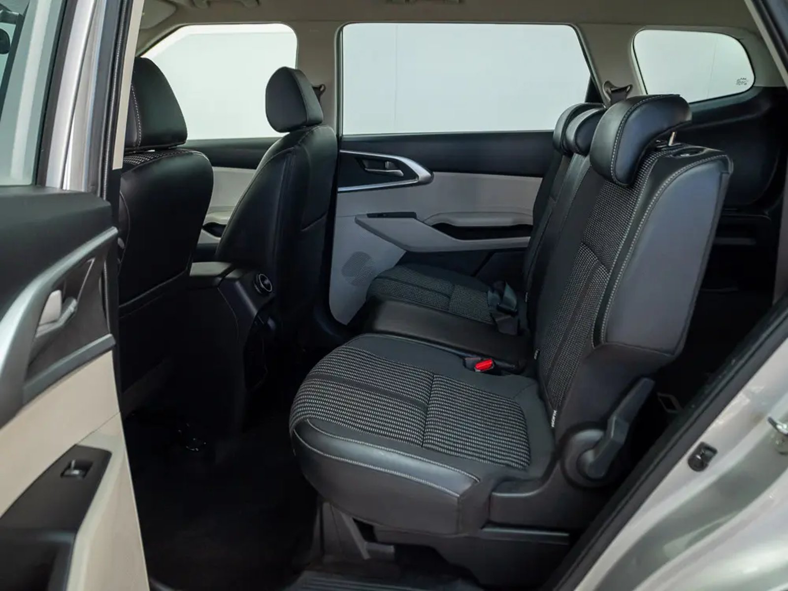 KIA CARENS 2023 - Imagen 14 de 15