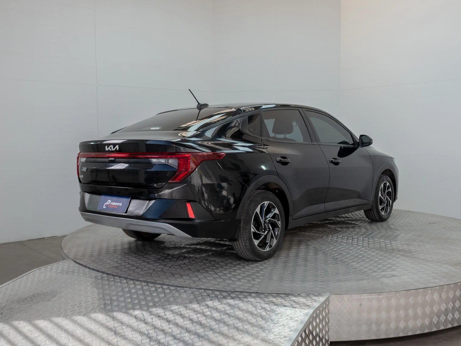 KIA K3 2024 - Imagen 8 de 16