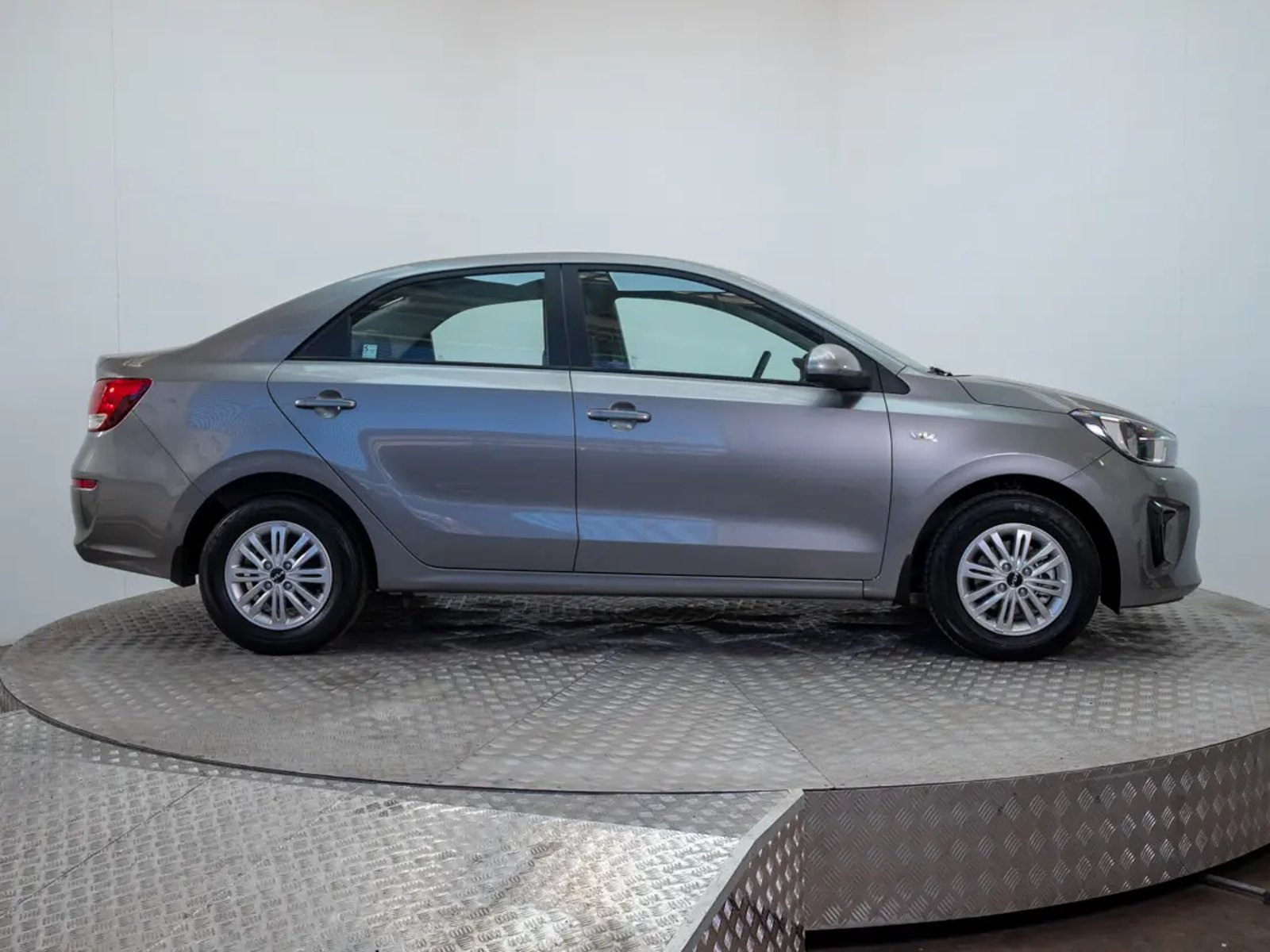 Kia SOLUTO 2026 - Imagen 8 de 20