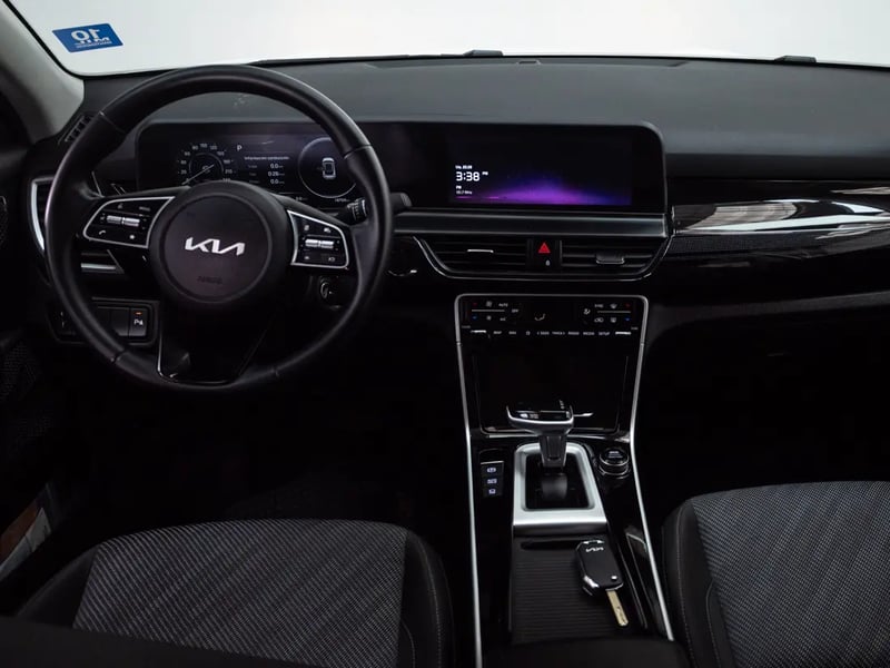 Kia SELTOS 2024 - Imagen 15 de 18