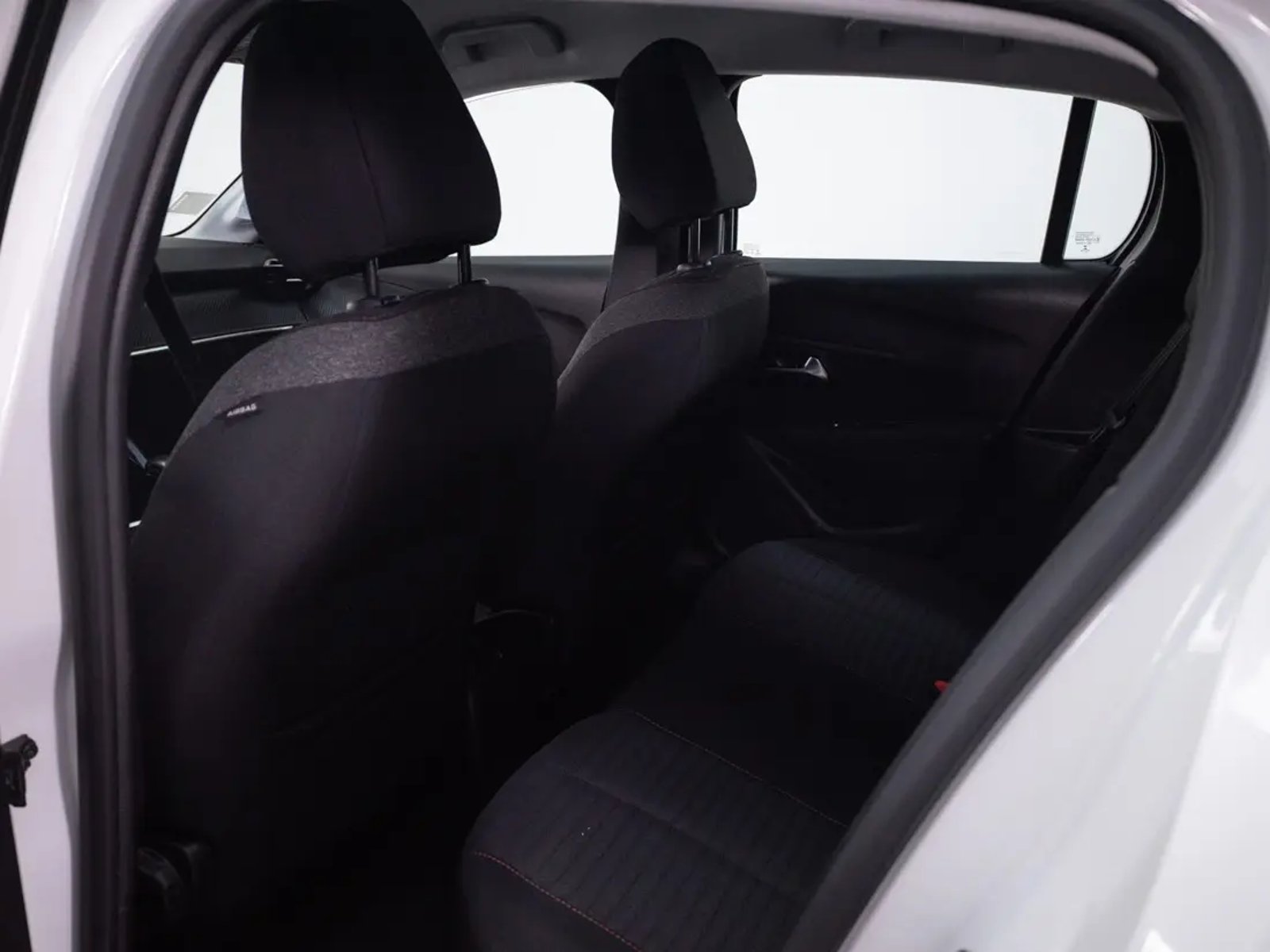 PEUGEOT 208 2022 - Imagen 17 de 20