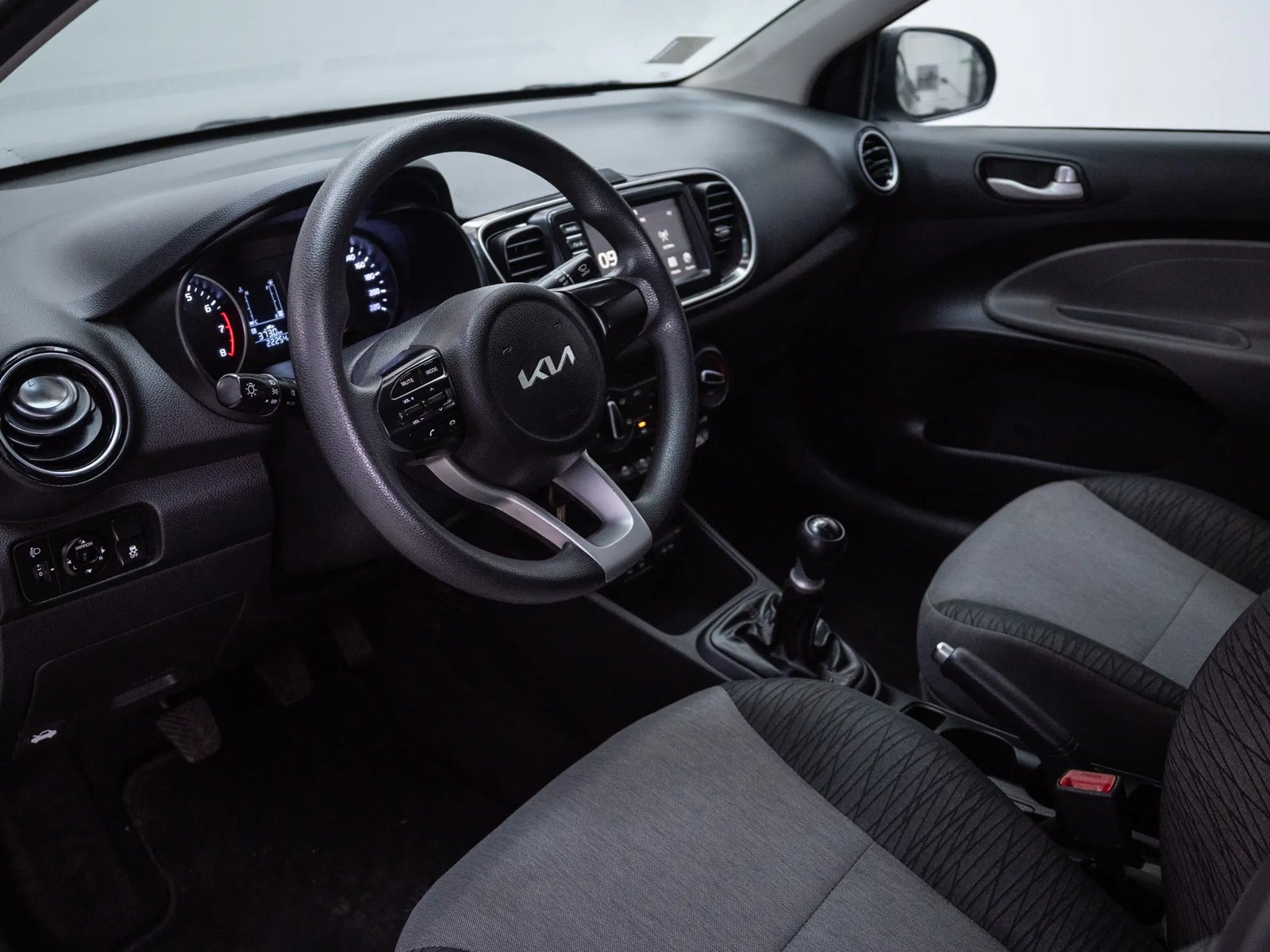 KIA SOLUTO 2023 - Imagen 14 de 17