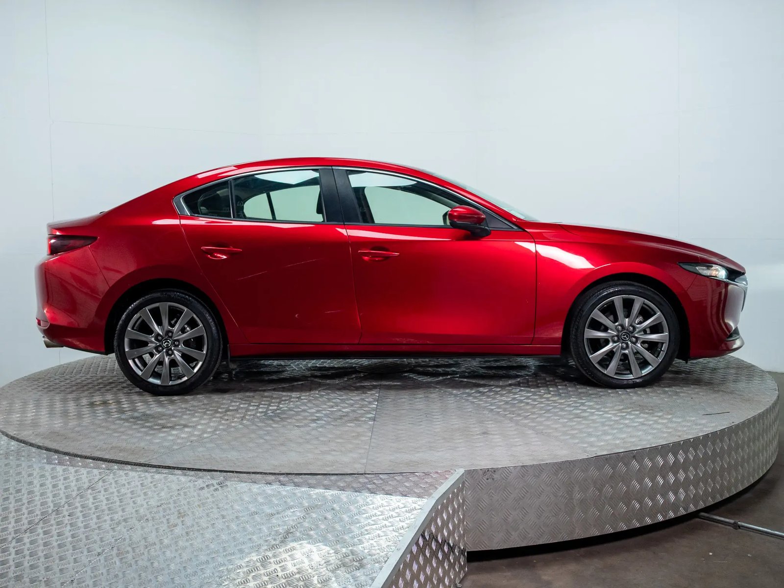 MAZDA 3 2023 - Imagen 6 de 14