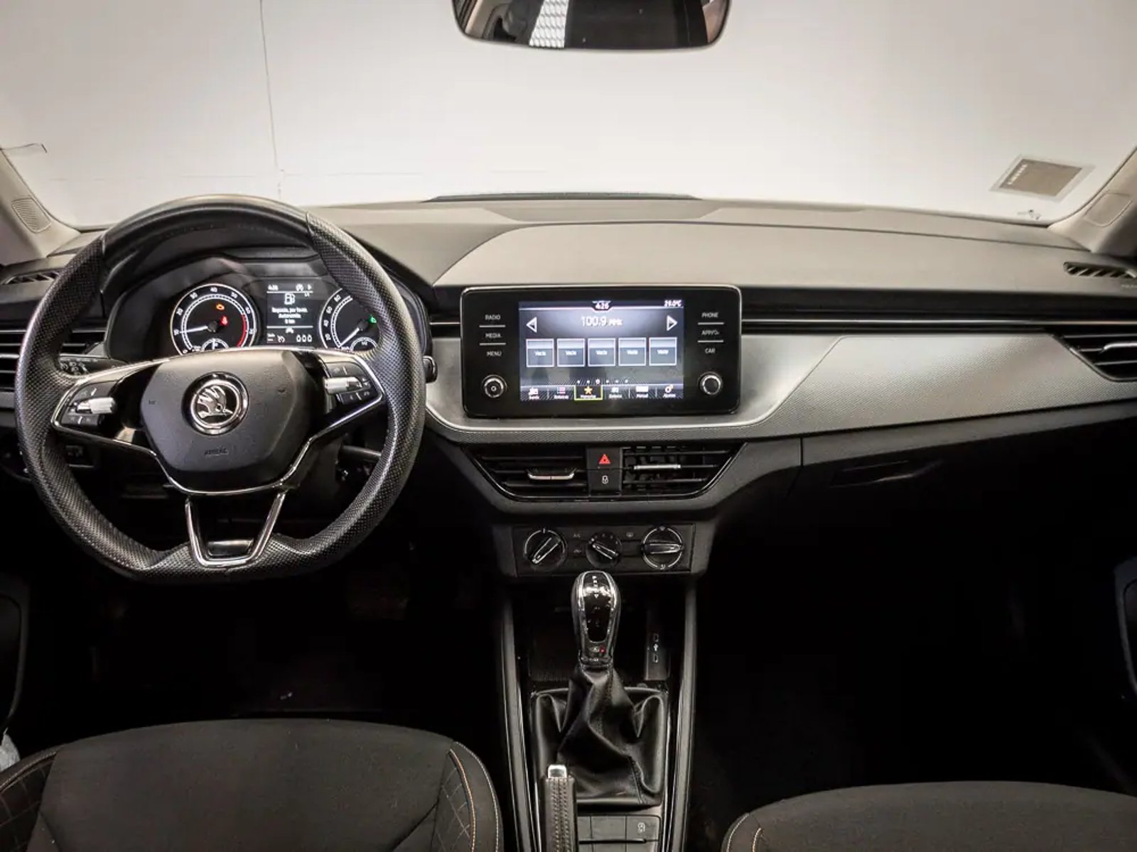 SKODA KAMIQ 2023 - Imagen 12 de 17