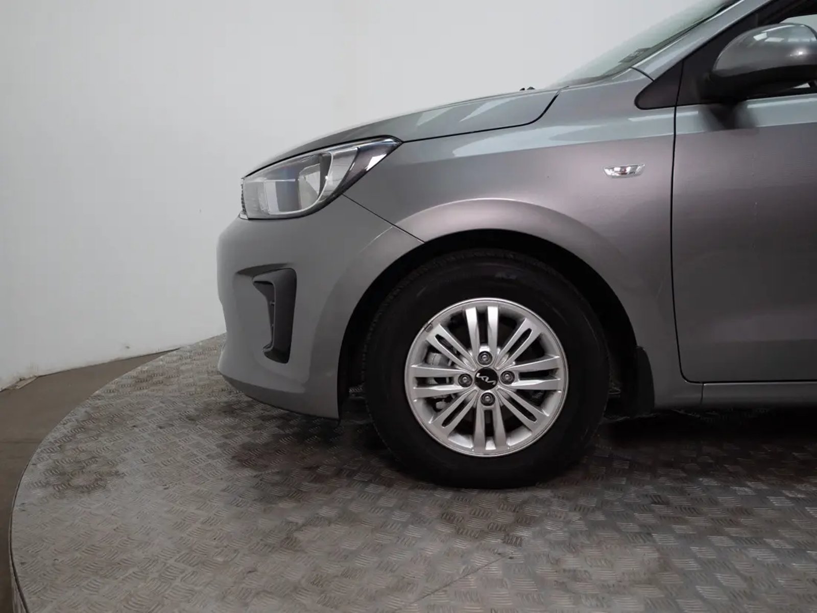 KIA SOLUTO 2025 - Imagen 13 de 19