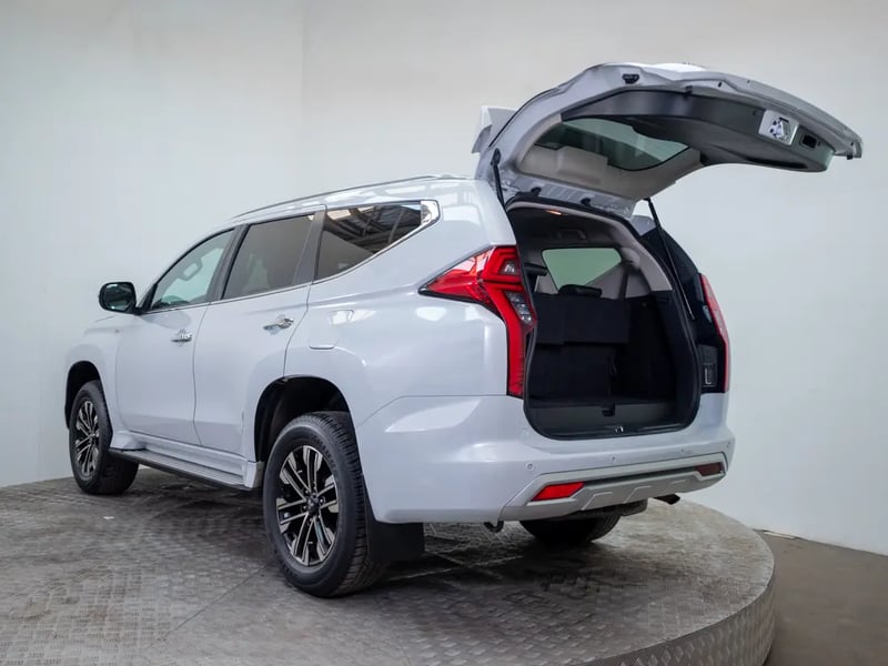 Mitsubishi MONTERO SPORT 2024 - Imagen 10 de 19
