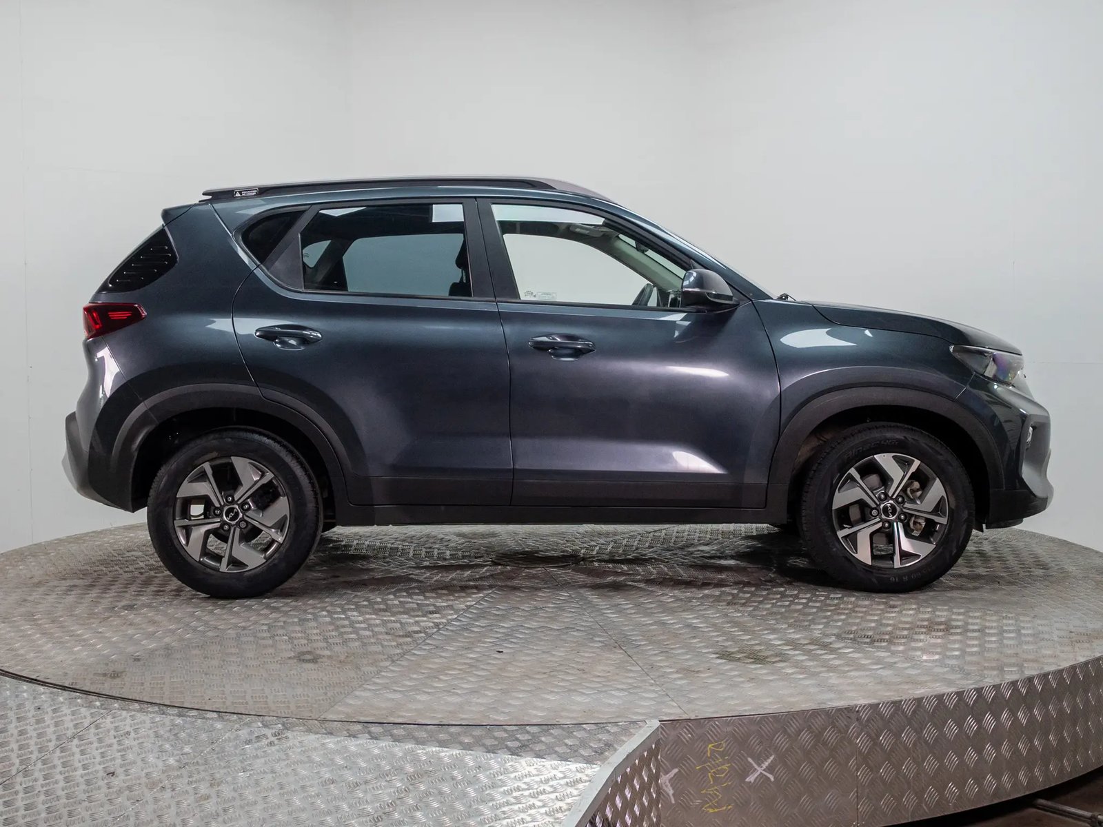 KIA SONET 2023 - Imagen 4 de 18