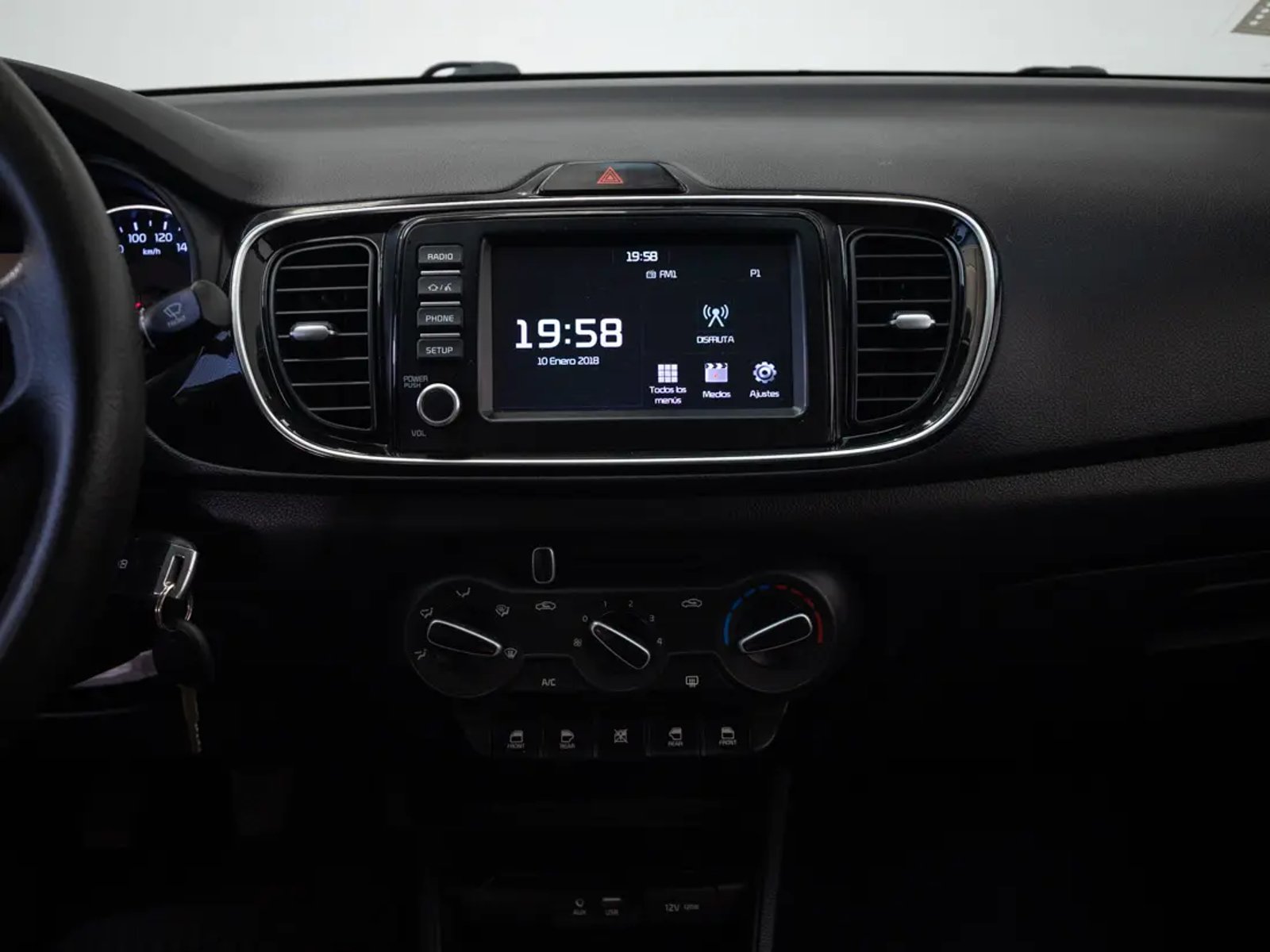 Kia SOLUTO 2023 - Imagen 16 de 20