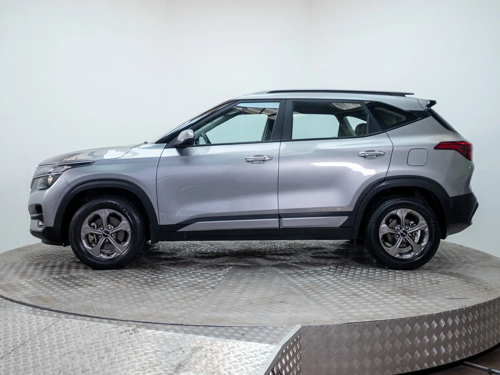 KIA SELTOS 2023 - Imagen 6 de 17
