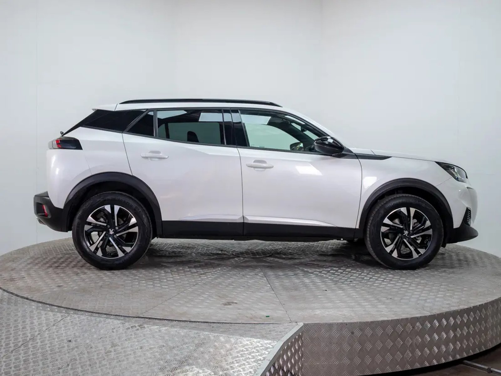 Peugeot 2008 2023 - Imagen 8 de 19