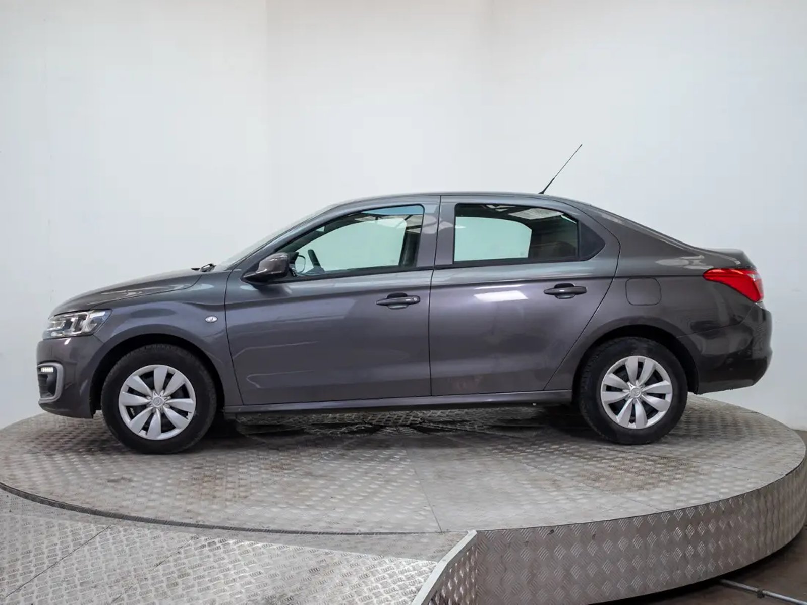 Citroën C ELYSEE 2022 - Foto 4 de 19