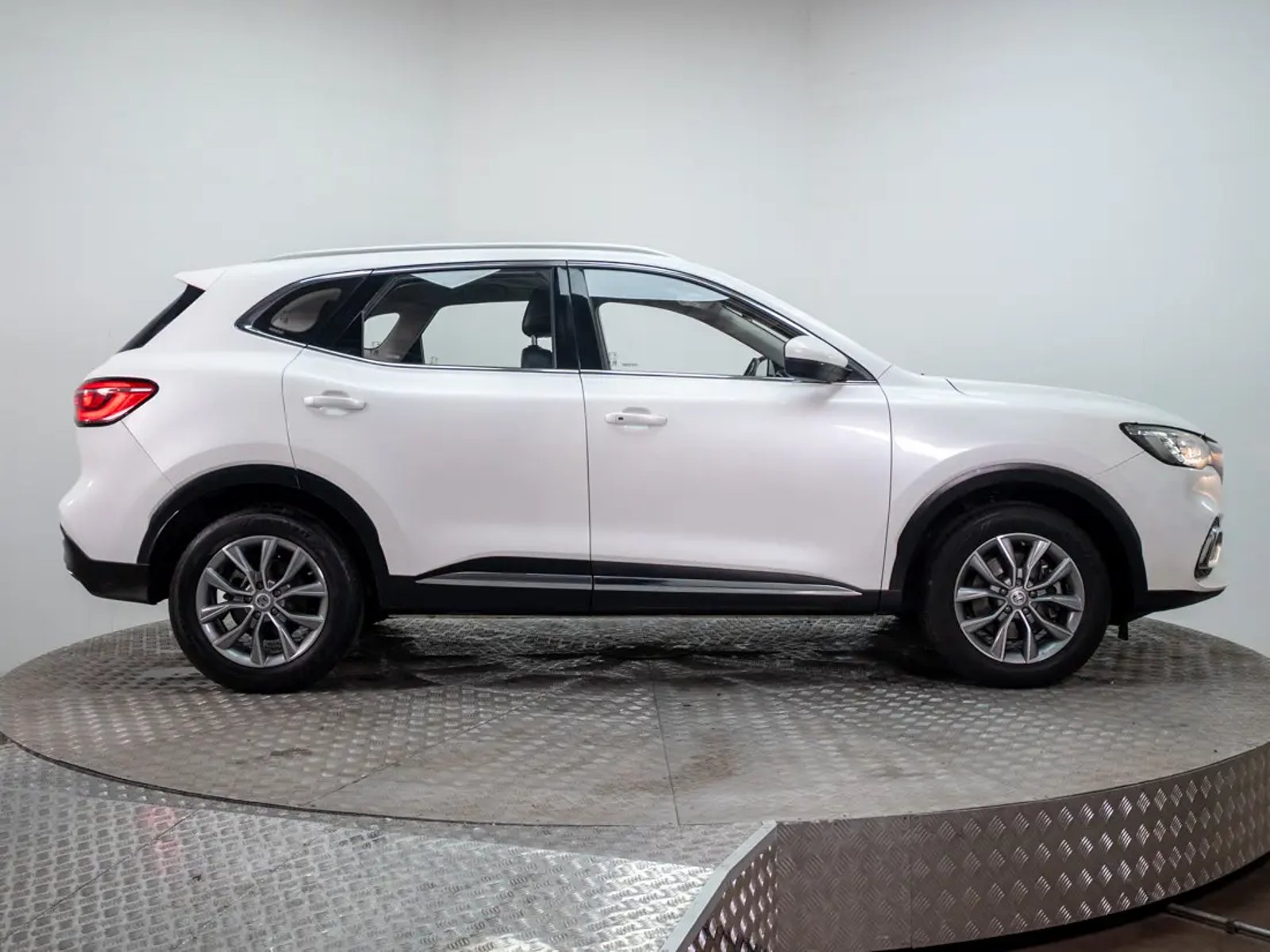 MG HS 2023 - Imagen 3 de 17