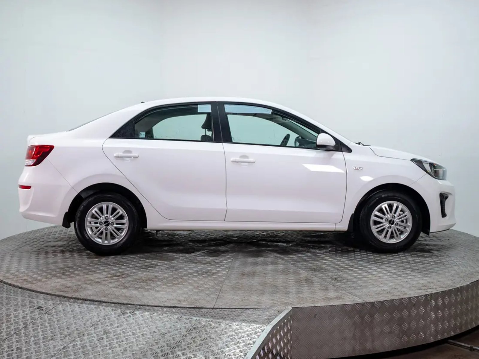 Kia SOLUTO 2026 - Imagen 8 de 20