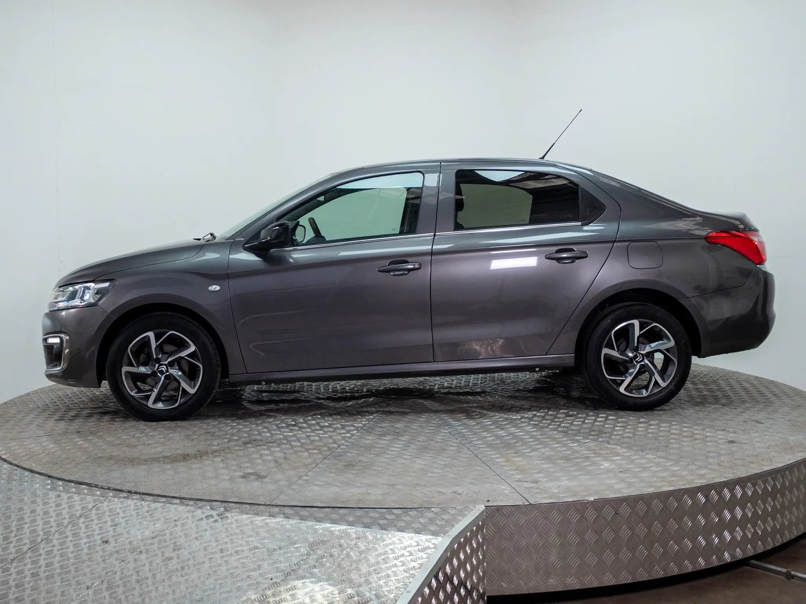 CITROËN C-ELYSEE 2024 - Imagen 4 de 16