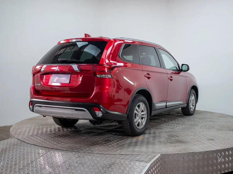 Mitsubishi OUTLANDER 2023 - Imagen 7 de 20