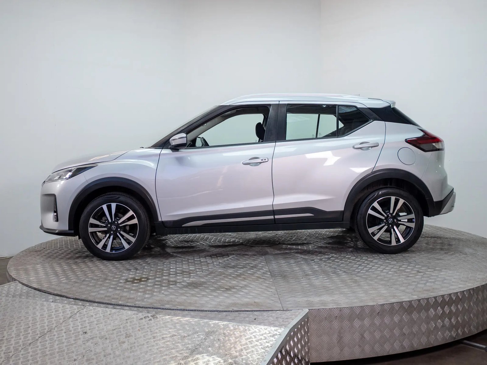 NISSAN KICKS 2023 - Imagen 5 de 20